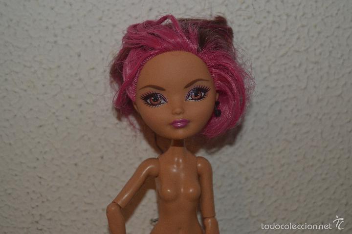 Mu&ntilde;ecas modernas: preciosa mu&ntilde;eca ever after high cbm - Foto 1