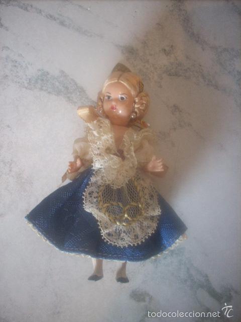 Mu&ntilde;ecas modernas: Peque&ntilde;a mu&ntilde;eca fallera, d&eacute;cada a&ntilde;os 60 - Foto 1