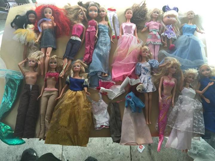 gran lote ropa de muñeca 130 piezas: barbie y o - Comprar Barbie e Ken -  Vestidos e Acessórios no todocoleccion