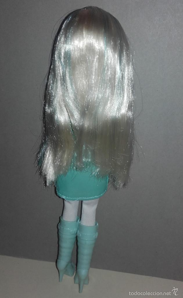 Mu&ntilde;ecas modernas: MU&Ntilde;ECA CHLOE BRATZ PLATINUM SHIMMERZ 2011 - Foto 3
