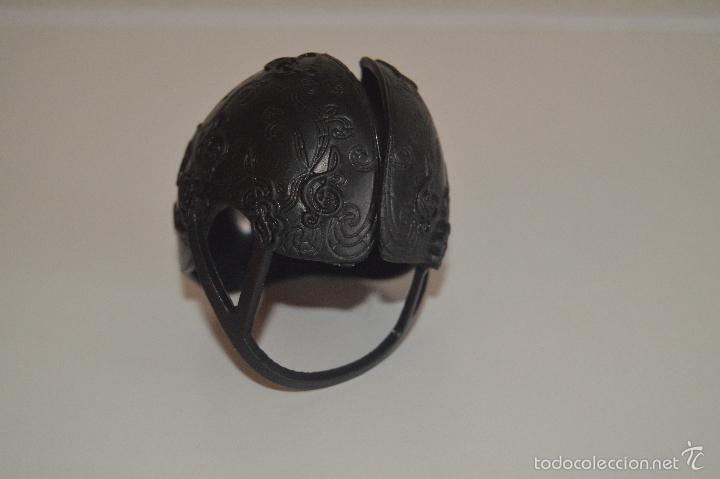 Mu&ntilde;ecas modernas: Casco de mu&ntilde;eca monster high - Foto 1