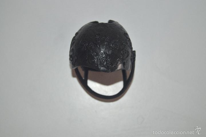 Mu&ntilde;ecas modernas: Casco de mu&ntilde;eca monster high - Foto 2