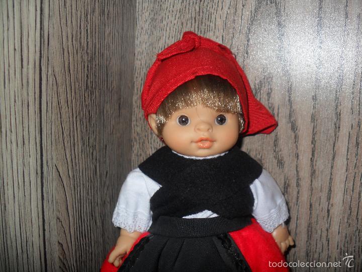 Moderne Puppen: Mu&ntilde;eca Bebe Paola Reina 22 cm Galicia Gallega