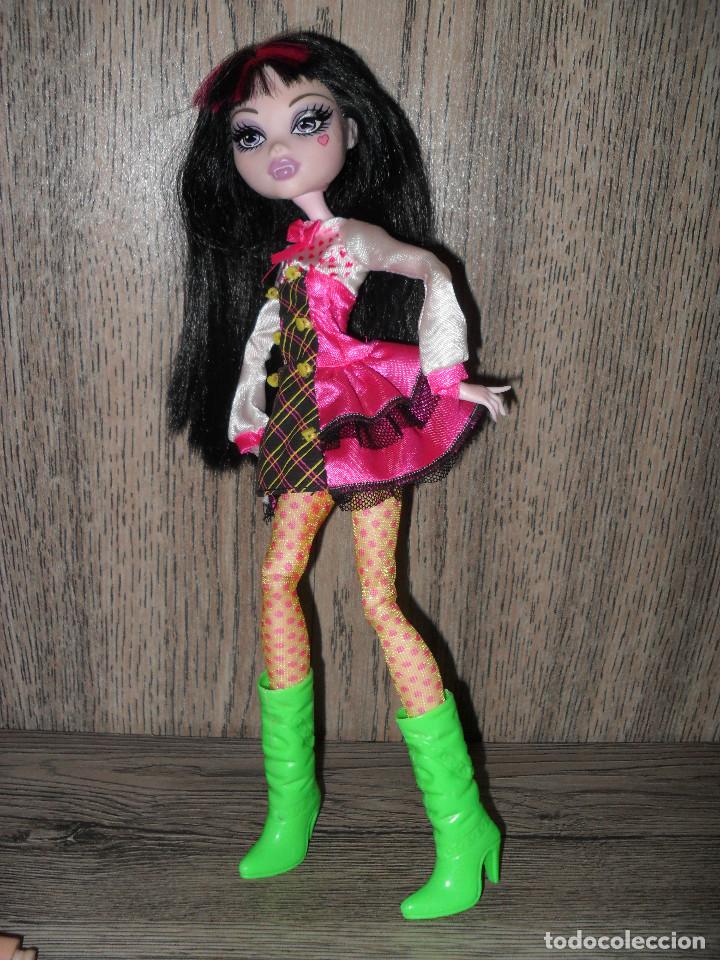 Mu&ntilde;ecas modernas: Par de Botas para Mu&ntilde;eca Monster High - Foto 2