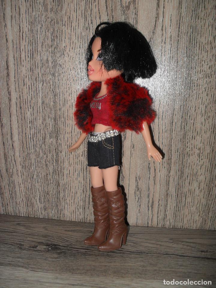 Mu&ntilde;ecas modernas: Par de Botas para Mu&ntilde;eca Bratz - Foto 1