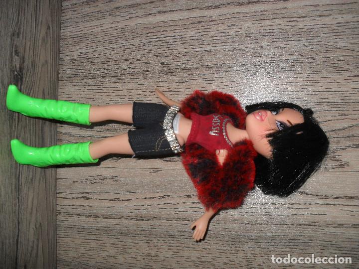 Mu&ntilde;ecas modernas: Par de Botas para Mu&ntilde;eca Bratz - Foto 2