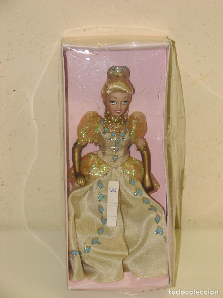 Mu&ntilde;ecas modernas: PRINCESAS DISNEY DE PORCELANA LA CENICIENTA - Foto 1
