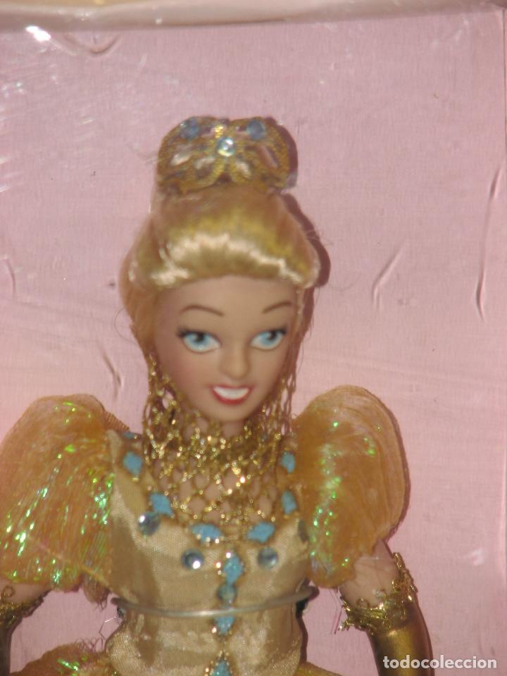 Mu&ntilde;ecas modernas: PRINCESAS DISNEY DE PORCELANA LA CENICIENTA - Foto 2