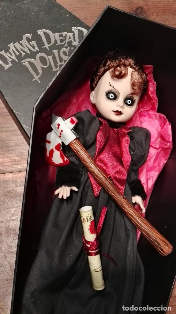 lizzie borden living dead doll