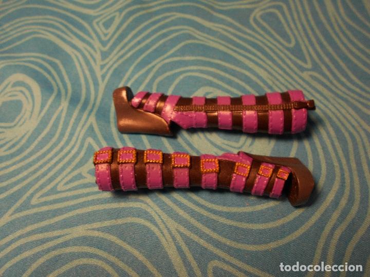 Mu&ntilde;ecas modernas: BOTAS ORIGINALES MU&Ntilde;ECA MOSNTER HIGH - Foto 3