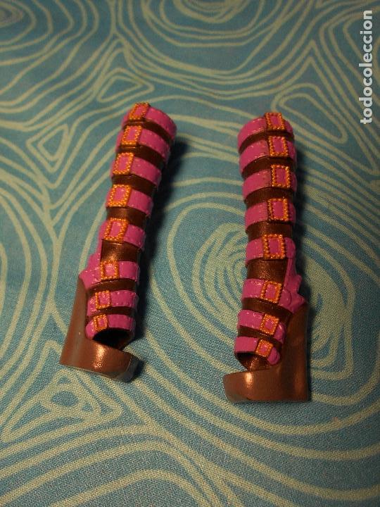 Mu&ntilde;ecas modernas: BOTAS ORIGINALES MU&Ntilde;ECA MOSNTER HIGH - Foto 4