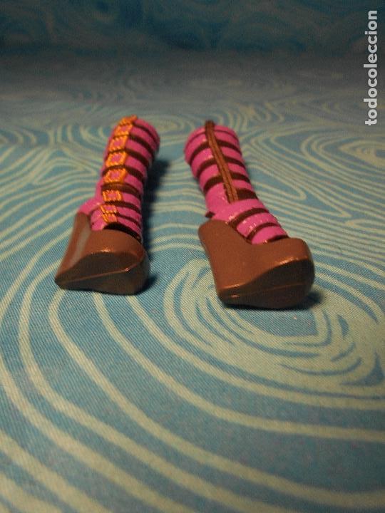 Mu&ntilde;ecas modernas: BOTAS ORIGINALES MU&Ntilde;ECA MOSNTER HIGH - Foto 6