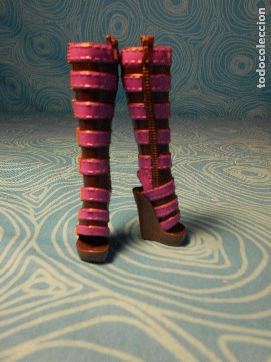 Mu&ntilde;ecas modernas: BOTAS ORIGINALES MU&Ntilde;ECA MOSNTER HIGH - Foto 7