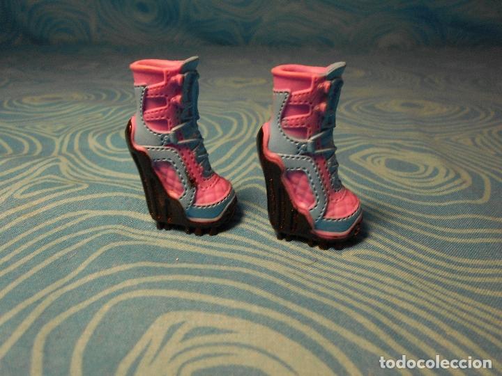 Mu&ntilde;ecas modernas: ZAPATOS ORIGINALES MU&Ntilde;ECA MOSNTER HIGH - Foto 3