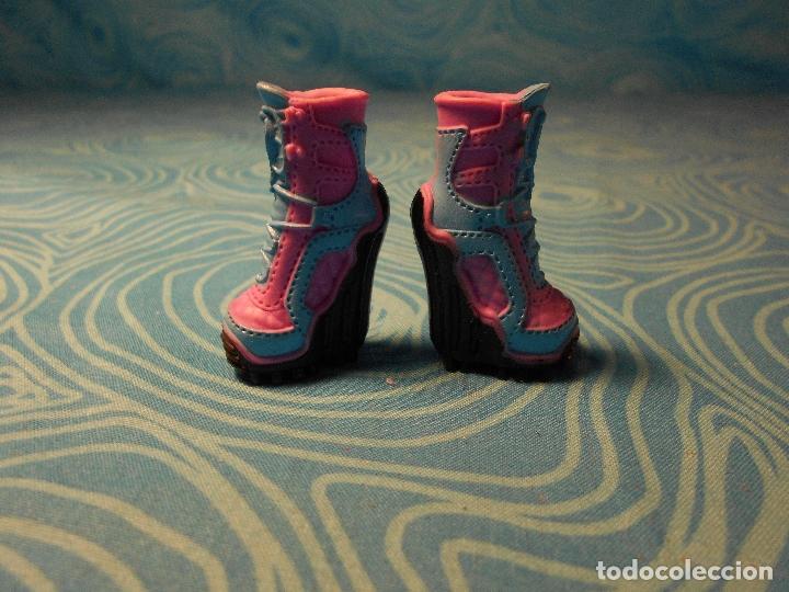 Mu&ntilde;ecas modernas: ZAPATOS ORIGINALES MU&Ntilde;ECA MOSNTER HIGH - Foto 6