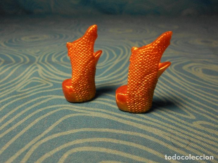 Mu&ntilde;ecas modernas: ZAPATOS ORIGINALES MU&Ntilde;ECA MOSNTER HIGH - Foto 1