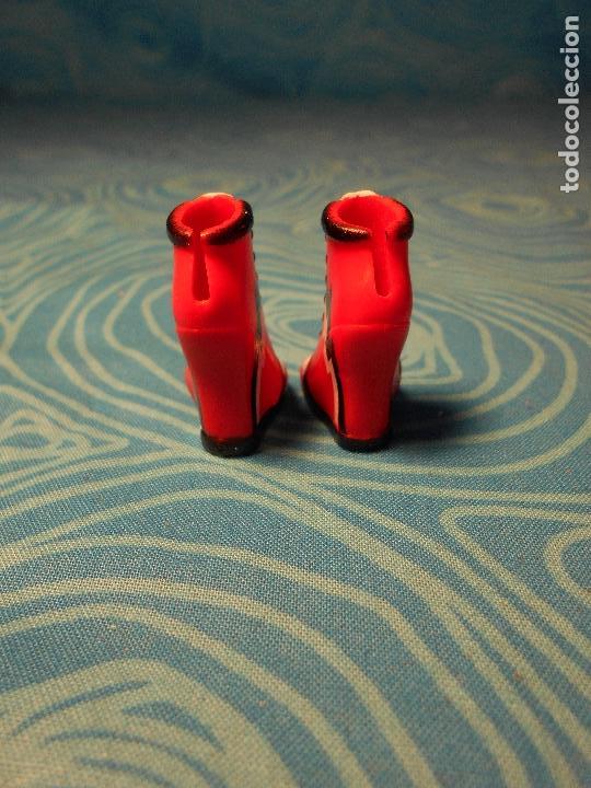 Mu&ntilde;ecas modernas: ZAPATOS ORIGINALES MU&Ntilde;ECA MOSNTER HIGH - Foto 4
