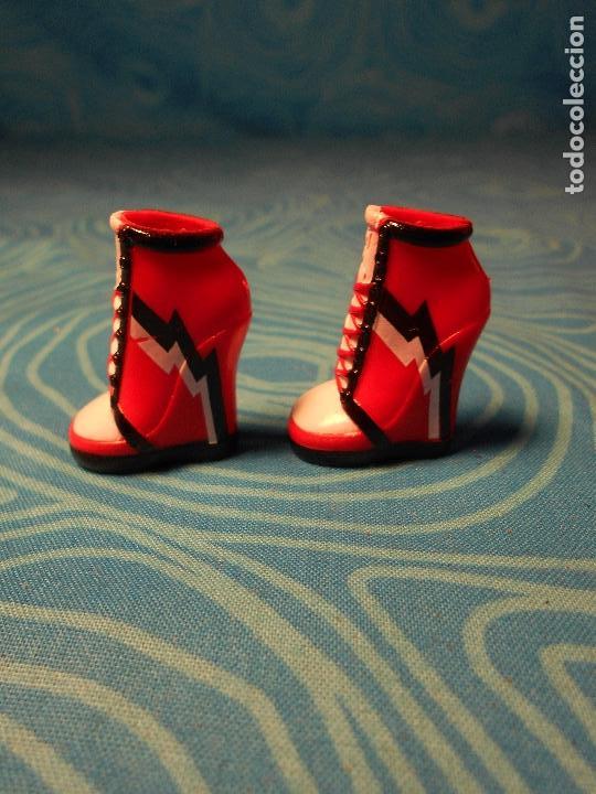 Mu&ntilde;ecas modernas: ZAPATOS ORIGINALES MU&Ntilde;ECA MOSNTER HIGH - Foto 5