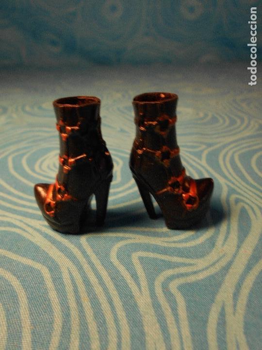Mu&ntilde;ecas modernas: ZAPATOS ORIGINALES MU&Ntilde;ECA MOSNTER HIGH - Foto 6