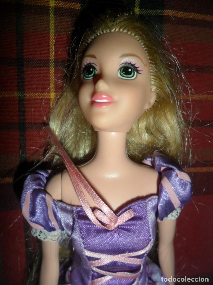 Mu&ntilde;ecas modernas: MU&Ntilde;ECA RAPUNZEL (ENREDADOS) DE MATTEL 2009 - Foto 1