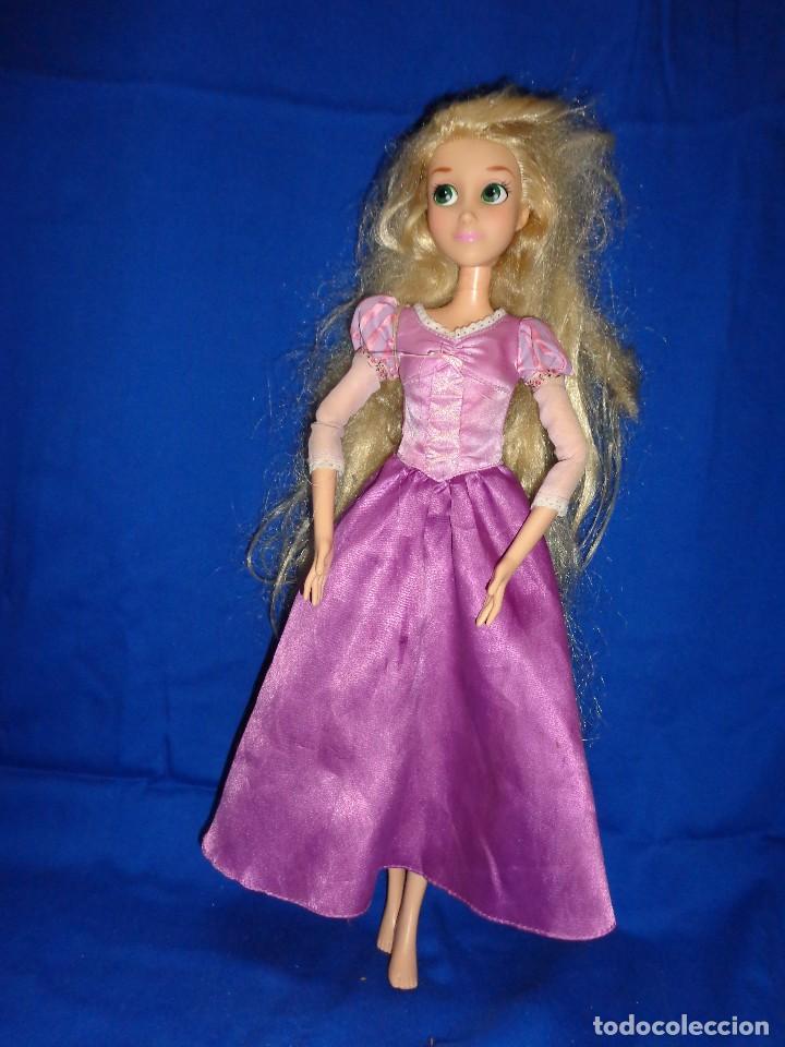 muñeca rapunzel articulada