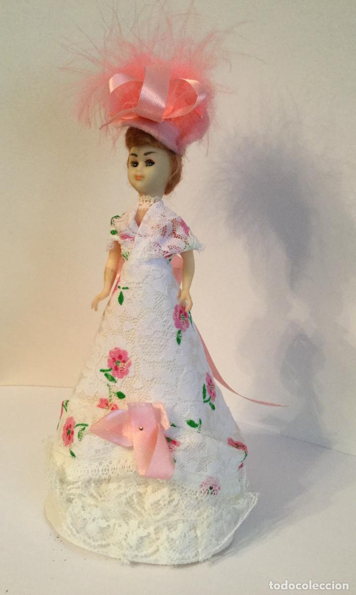 Mu&ntilde;ecas modernas: ANTIGUA MU&Ntilde;ECA DE CELULOIDE OJOS DURMIENTES VESTIDA DE DAMA - Foto 10
