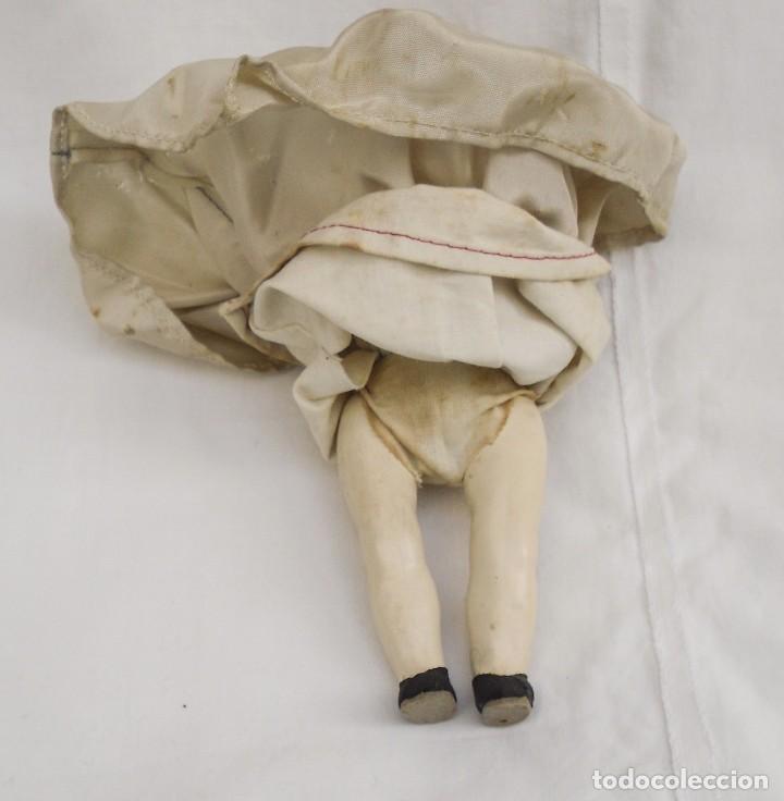 Mu&ntilde;ecas modernas: MU&Ntilde;ECA DE PASTA DE MADERA CON VESTIDO REGIONAL - Foto 3