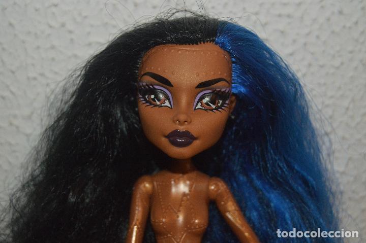 Modern Dolls: Preciosa muñeca Monster high robecca cb1