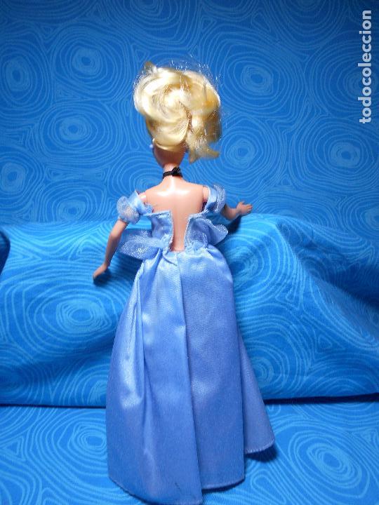 Mu&ntilde;ecas modernas: MU&Ntilde;ECA PRINCESA CENICIENTA DISNEY DE SIMBA MIDE UNOS 30 CM - Foto 3