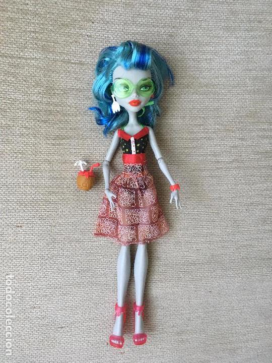 ghoulia monster high muñeca