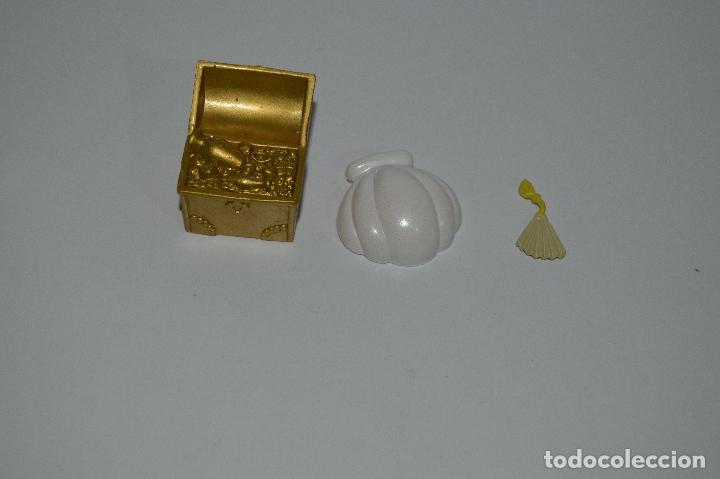 Mu&ntilde;ecas modernas: Lote accesorios pocket Disney store - Foto 1