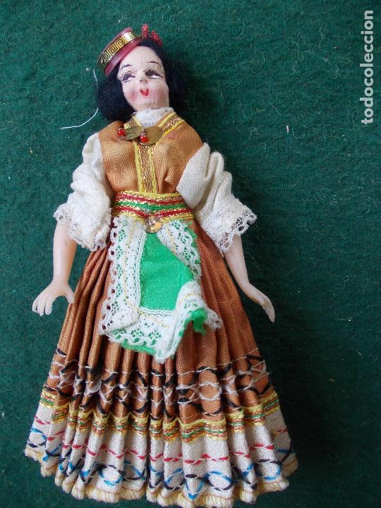 Mu&ntilde;ecas modernas: Mu&ntilde;eca antigua - Foto 1