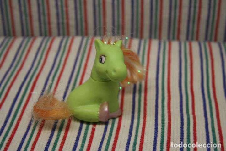 Mu&ntilde;ecas modernas: MI PEQUE&Ntilde;O PONY SENTADO LANARD - Foto 1