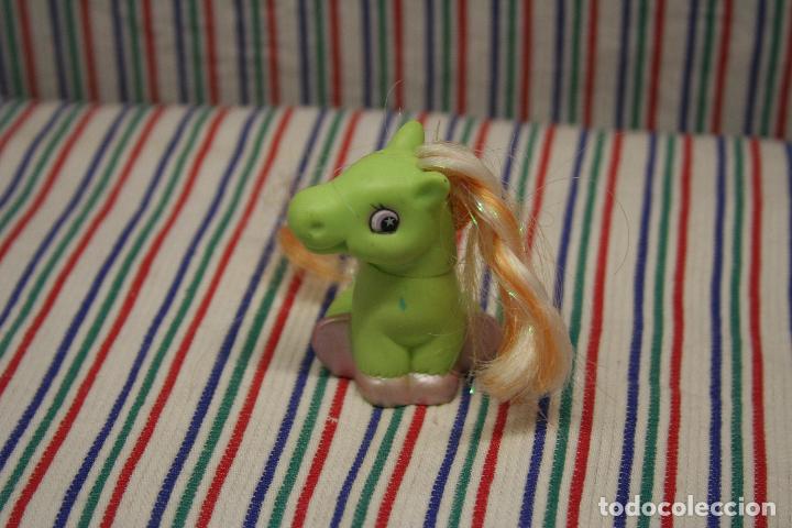 Mu&ntilde;ecas modernas: MI PEQUE&Ntilde;O PONY SENTADO LANARD - Foto 5