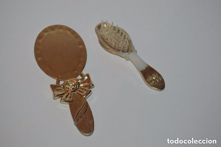 Mu&ntilde;ecas modernas: Lote de peines de mu&ntilde;eca cab - Foto 1