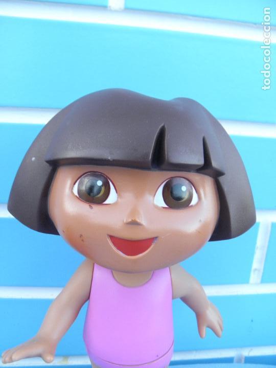 Mu&ntilde;ecas modernas: Antigua mu&ntilde;eca Dora la Exploradora de Mattel - Foto 2