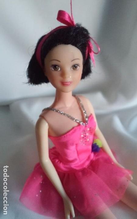 Mu&ntilde;ecas modernas: Preciosa mu&ntilde;eca Princesa Blancanieves de Disney de Simba - Foto 1