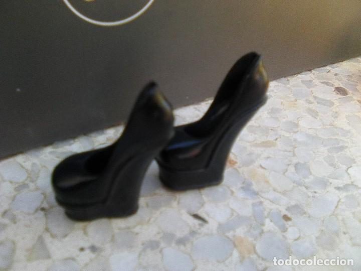 Mu&ntilde;ecas modernas: Monster High - zapatos - Foto 1