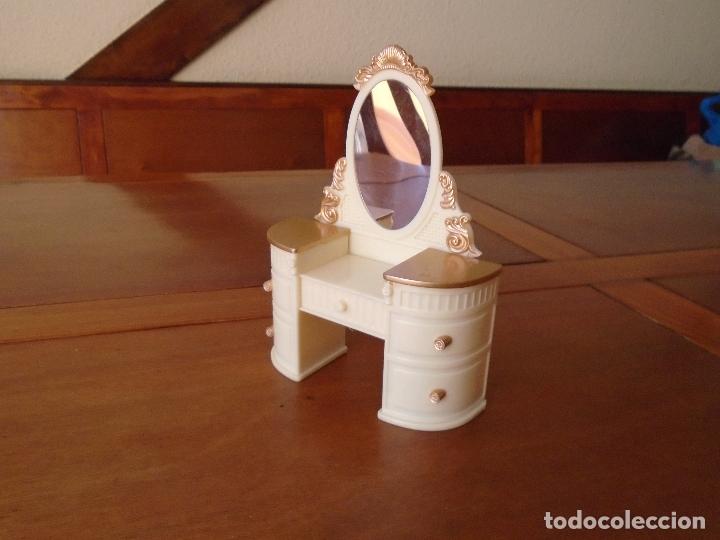 Mu&ntilde;ecas modernas: MUEBLE TOCADOR PARA MU&Ntilde;ECAS - Foto 1