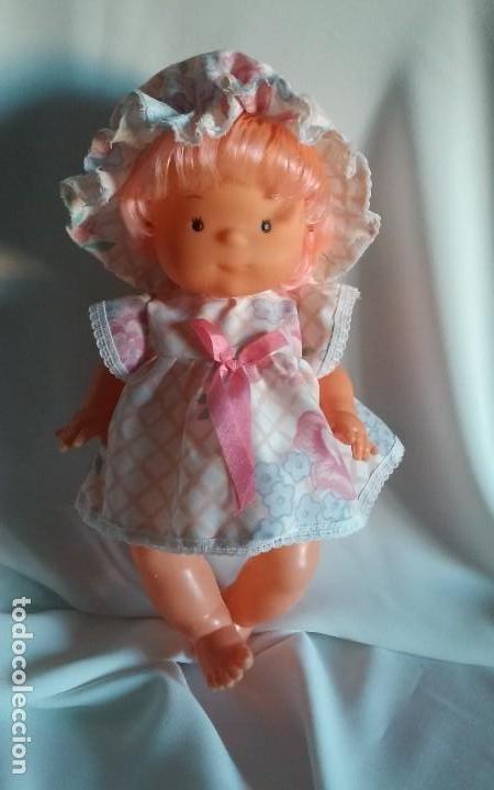 Mu&ntilde;ecas modernas: Preciosa mu&ntilde;eca con pelo rosa - Foto 1