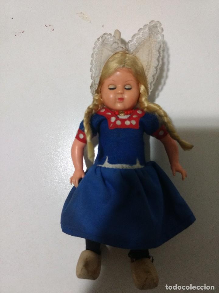 Mu&ntilde;ecas modernas: Antigua mu&ntilde;eca de ojos durmientes - Foto 2
