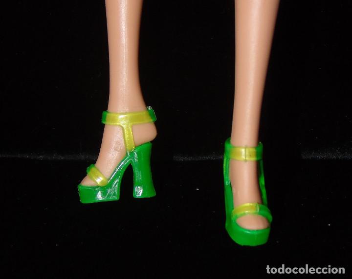Mu&ntilde;ecas modernas: Par de Zapatos para mu&ntilde;eca Barbie - Foto 1