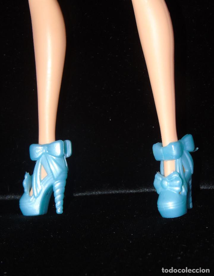 Mu&ntilde;ecas modernas: Par de Zapatos para mu&ntilde;eca Barbie - Foto 1