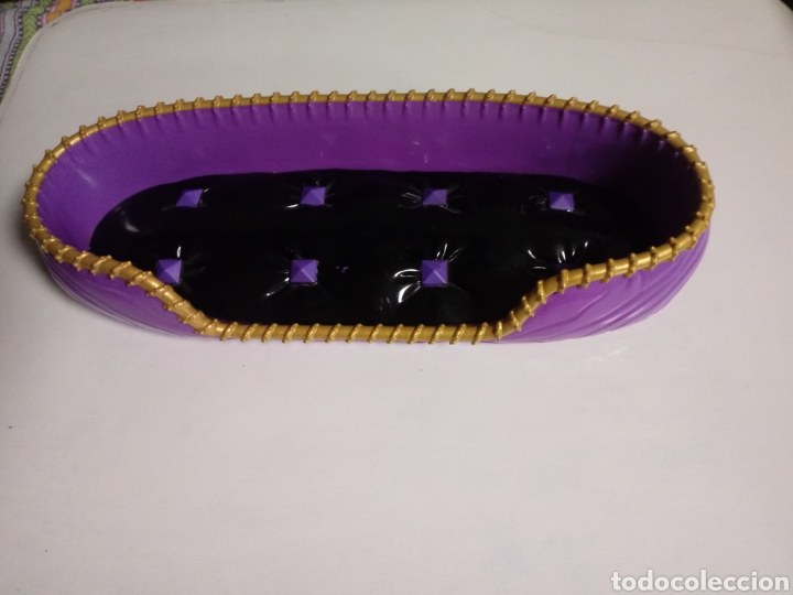 Mu&ntilde;ecas modernas: Cama de monster high - Foto 1