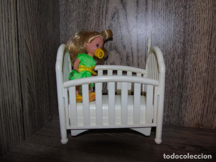 Mu&ntilde;ecas Modernas: Cuna para Bebe Mu&ntilde;eca Shelly (NO INCLUYE MU&Ntilde;ECAS)