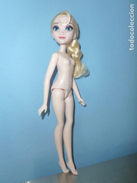 Mu&ntilde;ecas modernas: Mu&ntilde;eca Elsa Frozen. Hasbro 2015 - Foto 3