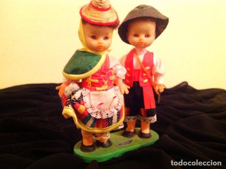Mu&ntilde;ecas modernas: Mu&ntilde;ecos Regionales Celuloide - Foto 1