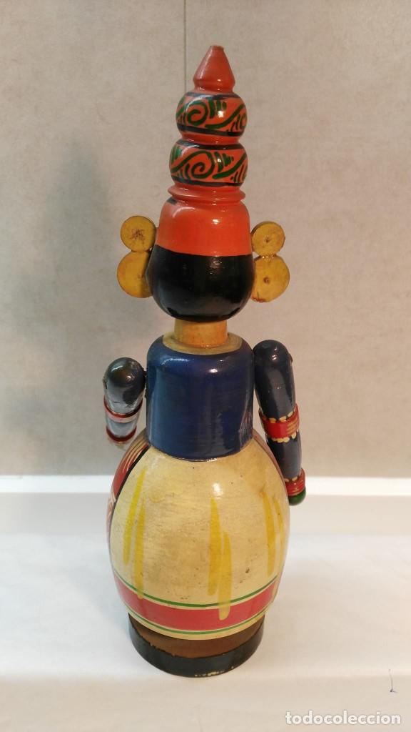 Mu&ntilde;ecas modernas: Lote de 5 mu&ntilde;ecos de madera - Foto 3