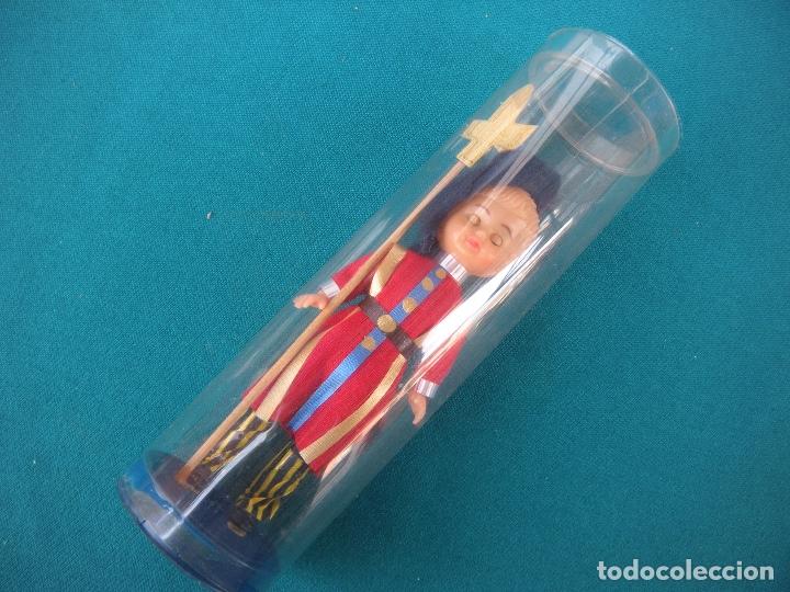 Mu&ntilde;ecas modernas: MU&Ntilde;ECA DEL VATICANO - Foto 2