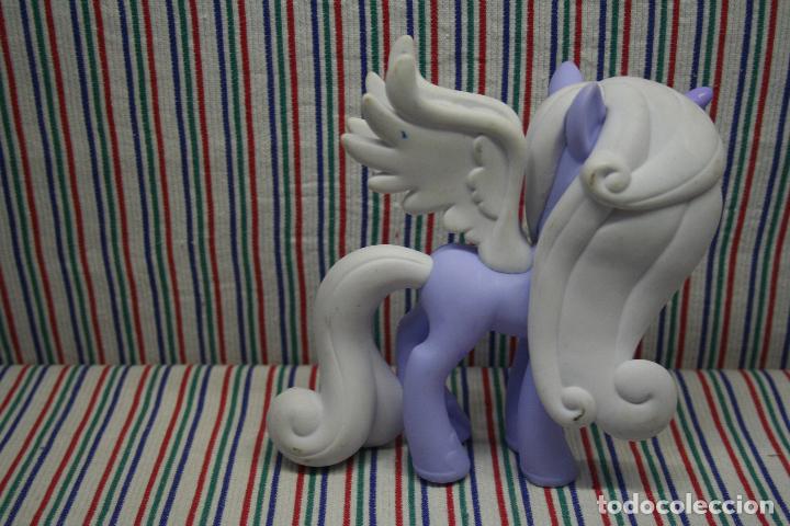 Mu&ntilde;ecas modernas: PONY UNICORNIO PEGASO DE HASBRO - Foto 3